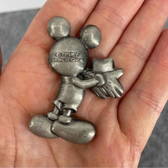 Vintage Pewter Mickey Mouse Holding A Star (2 inches ) Disney Trinket Keepsake - Picture 5 of 5